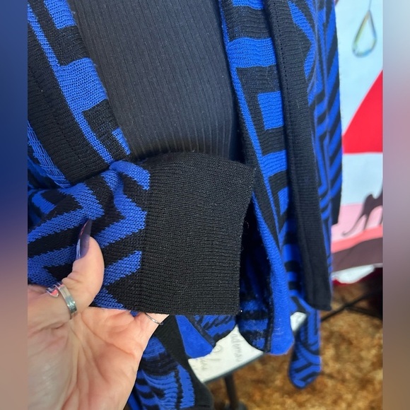 Allison Brittney Blue Black Chevron Asymmetrical Cardigan Wrap Sweater Kimono​ - Picture 4 of 6